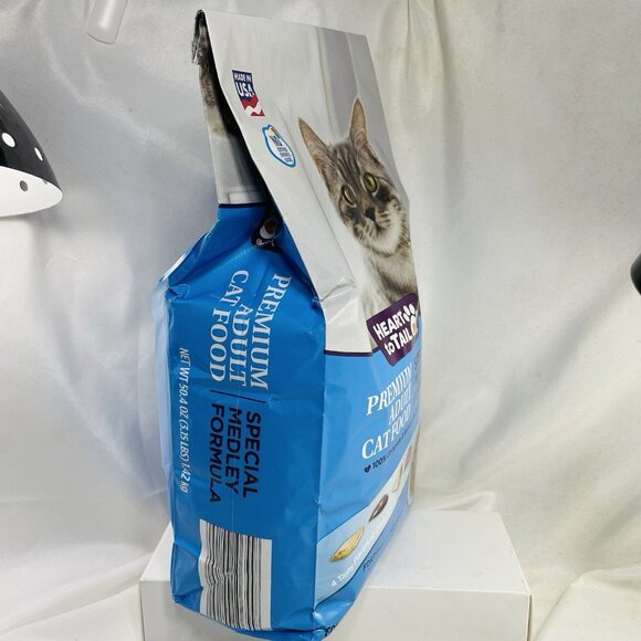Heart To Tail Premium Adult Cat Food Special Medley Formula 3.15 Lbs Made In USA - Picture 5 of 10